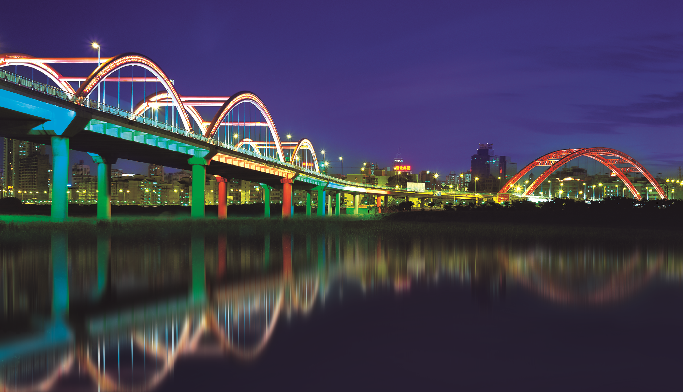 彩虹桥夜景.png