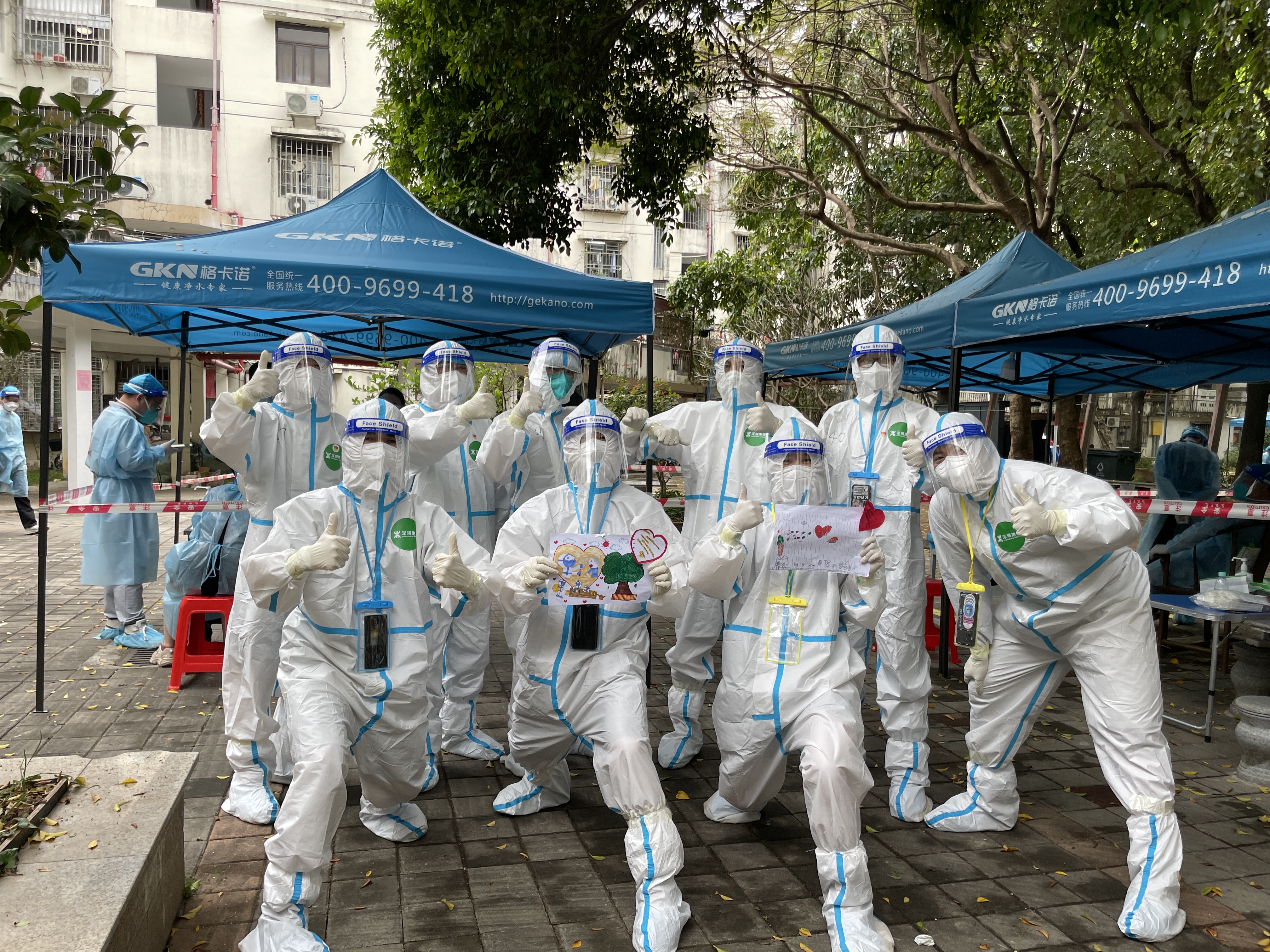 “ONEPay
蓝”变身抗疫“大白”守护社区防疫“前沿阵地”1.jpg