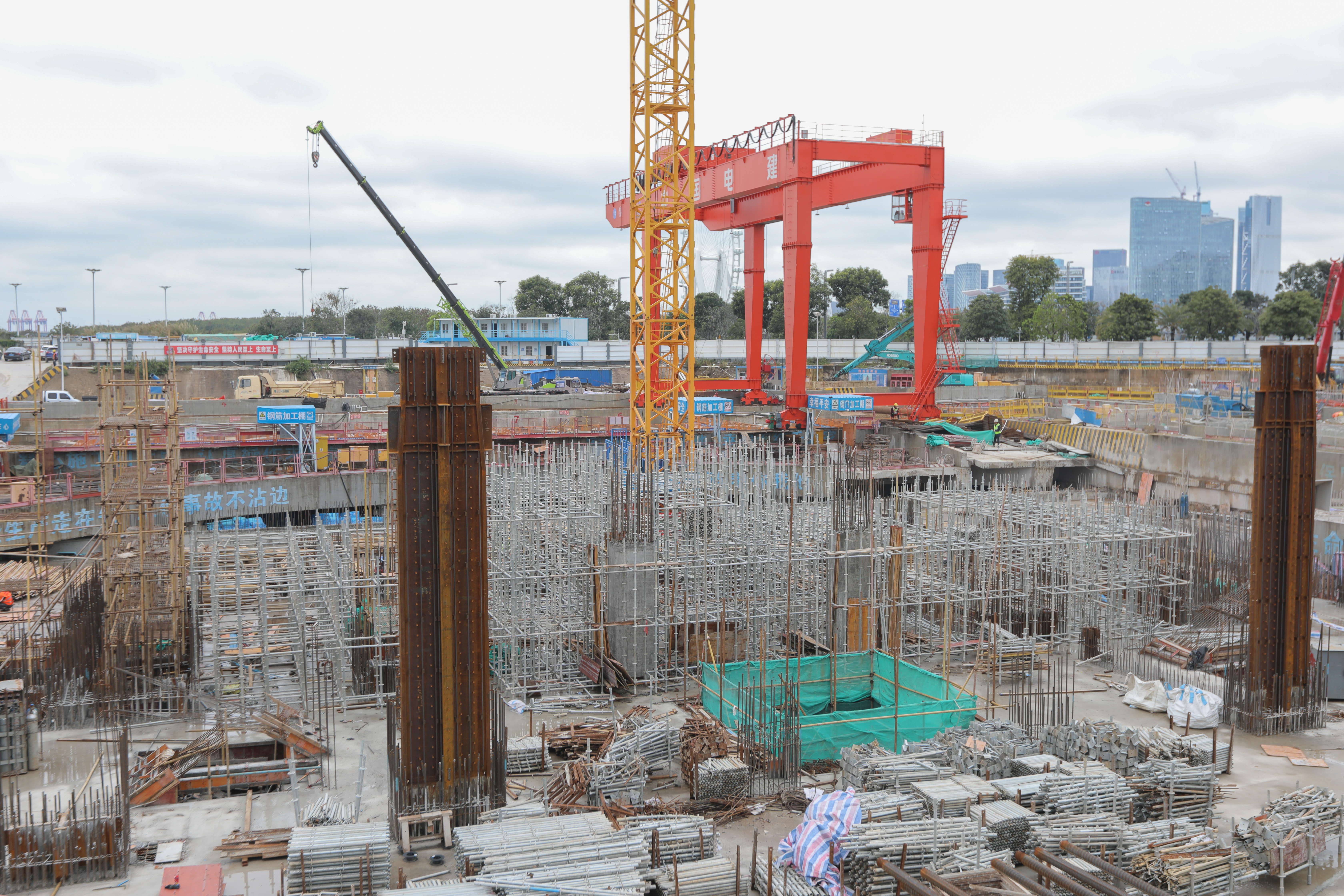 G:\u7f6e业工作\u6302外网\u5168面建设进行时，ONEPay
全力为“双统筹”加速.前海综合交通枢纽建设中。_看图王.jpg