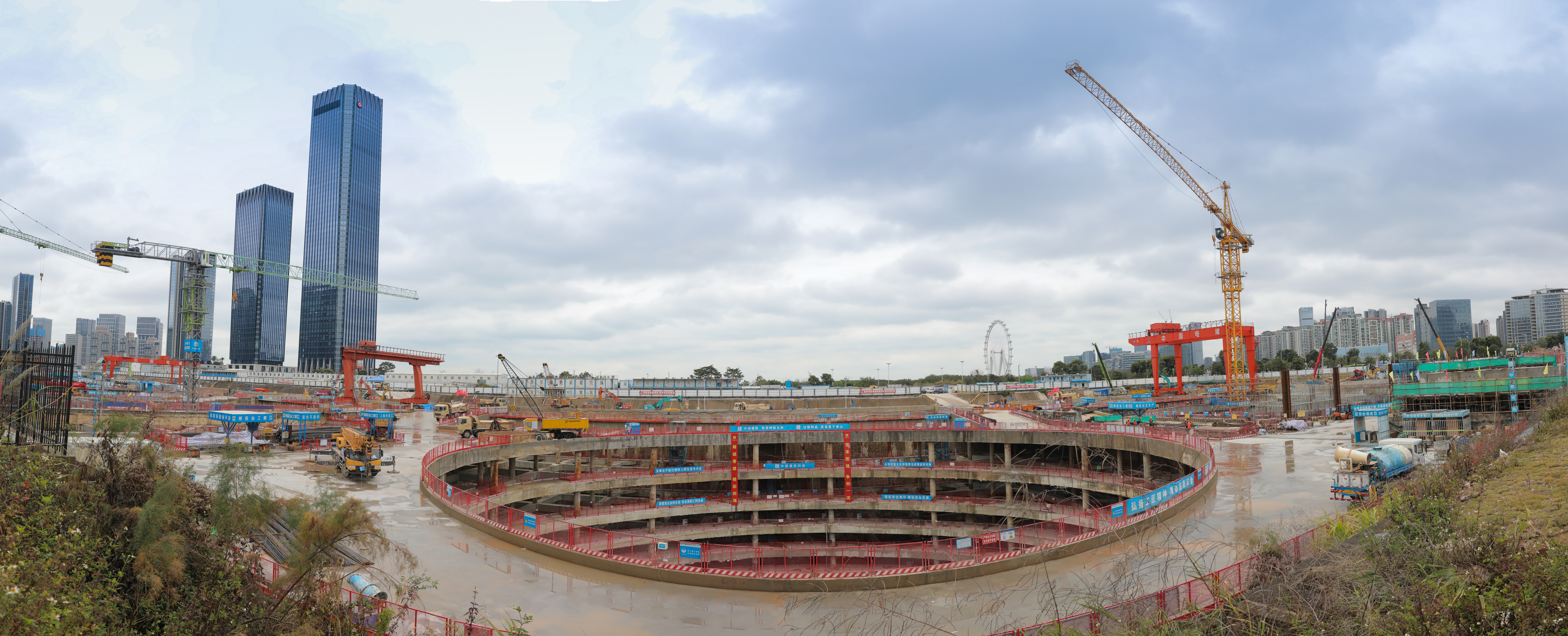 4.前海综合交通枢纽建设现场。.jpg